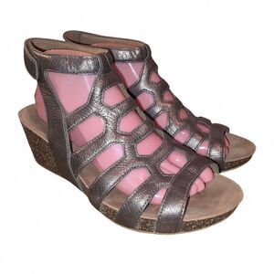 DANSKO SELINA 10.5-11 Gold Metallic Leather Gladiator Wedge Boho Ankle Sandals